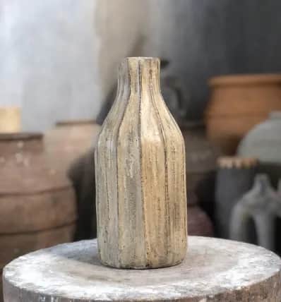 Vase 9