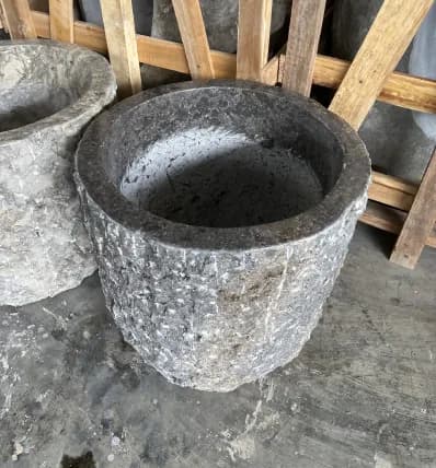 Planter 33
