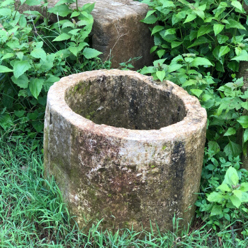 Old Limestone Planter: Aged Beauty with Character 1