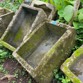 Old Limestone Planter: Aged Beauty with Character 2