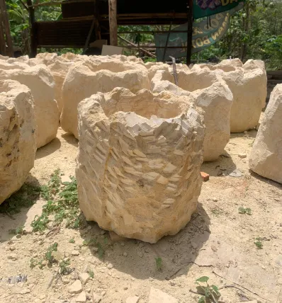 Pots 8