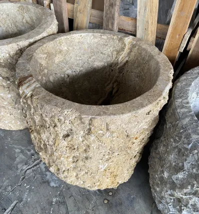 Planter 32