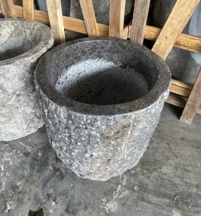 Planter 33