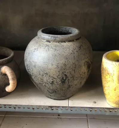 Pots 10